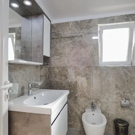 Apartment Luka Sarande