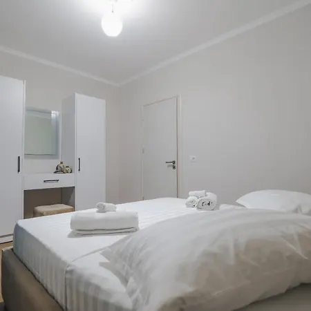 Luka Apartament Saranda