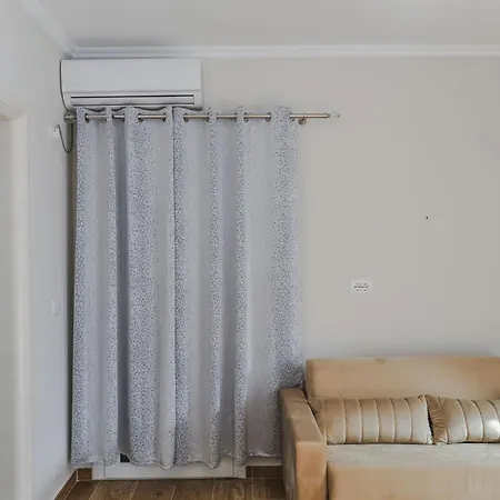 Luka Apartment *